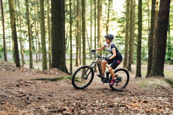 Pyyd&auml; tarjous r&auml;&auml;t&auml;l&ouml;idyst&auml; paketista