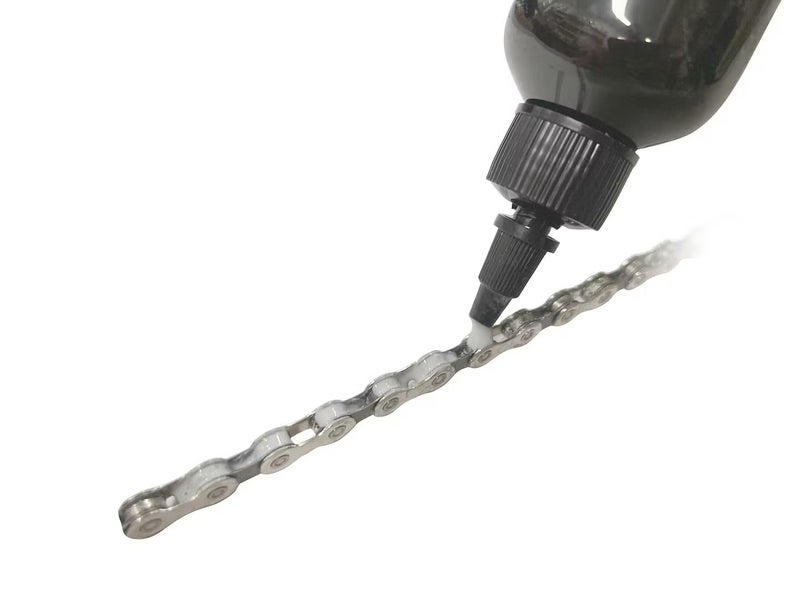 Domestique Drip Wax -kuumavaha nestem&auml;isess&auml; muodossa